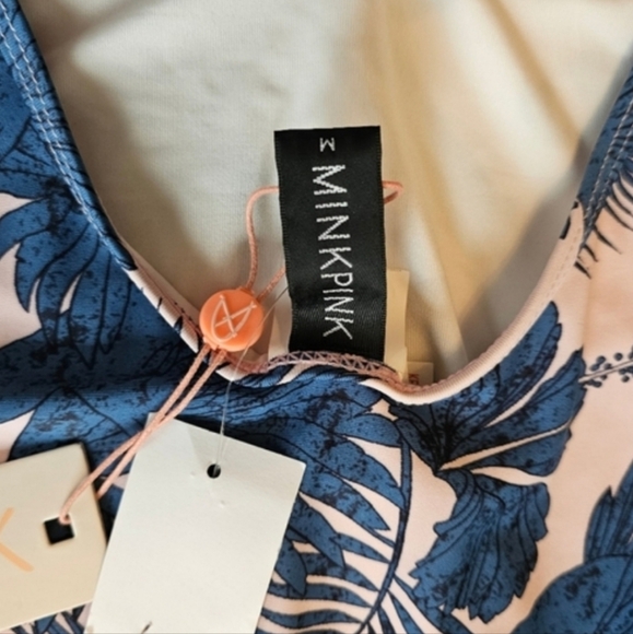 NWT MINKPINK Pink Blue Hibiscus‎ Island Cutout One Piece Swimsuit Size Medium - Picture 9 of 9